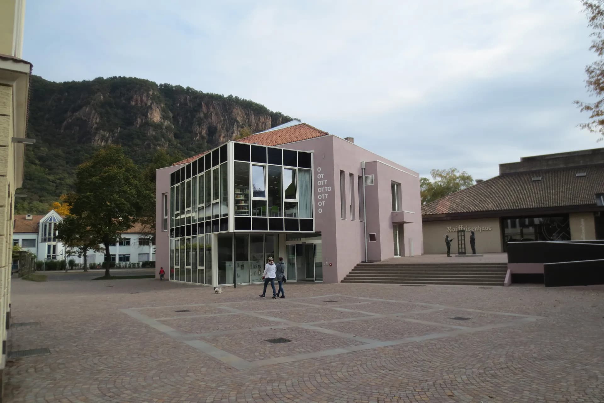 Platzgestaltung Margarethe-von-Maultasch-Platz, Terlan — 2