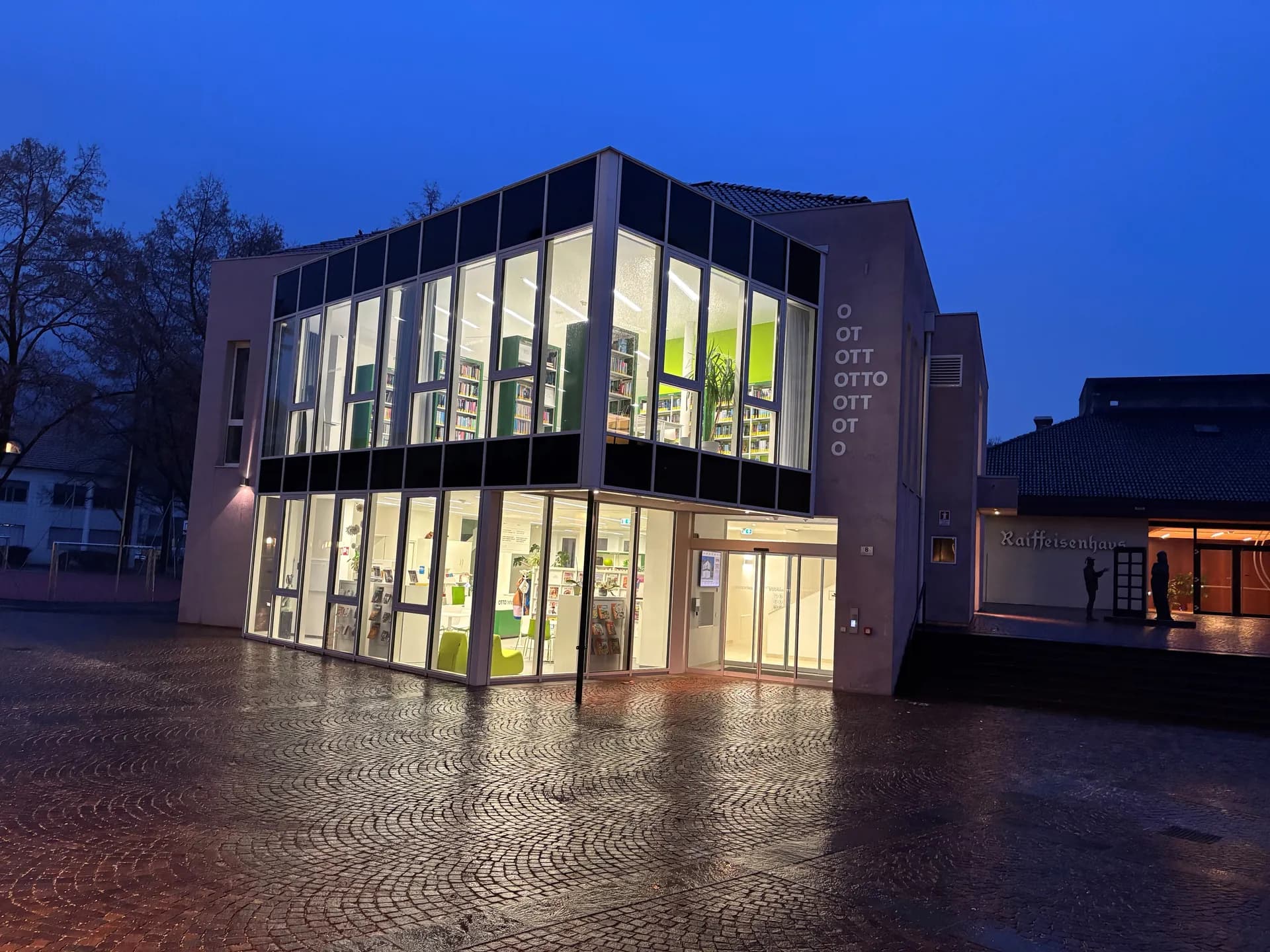 Bibliothek, Terlan — 2