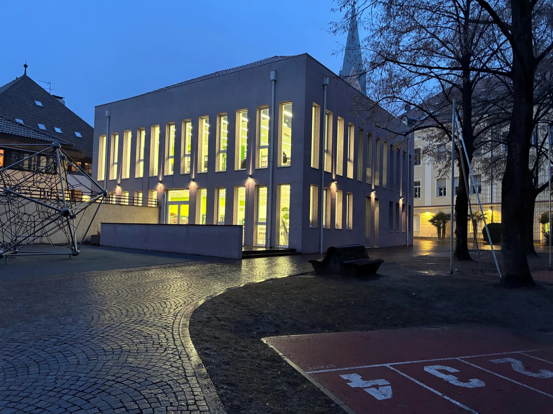 Bibliothek, Terlan — 3