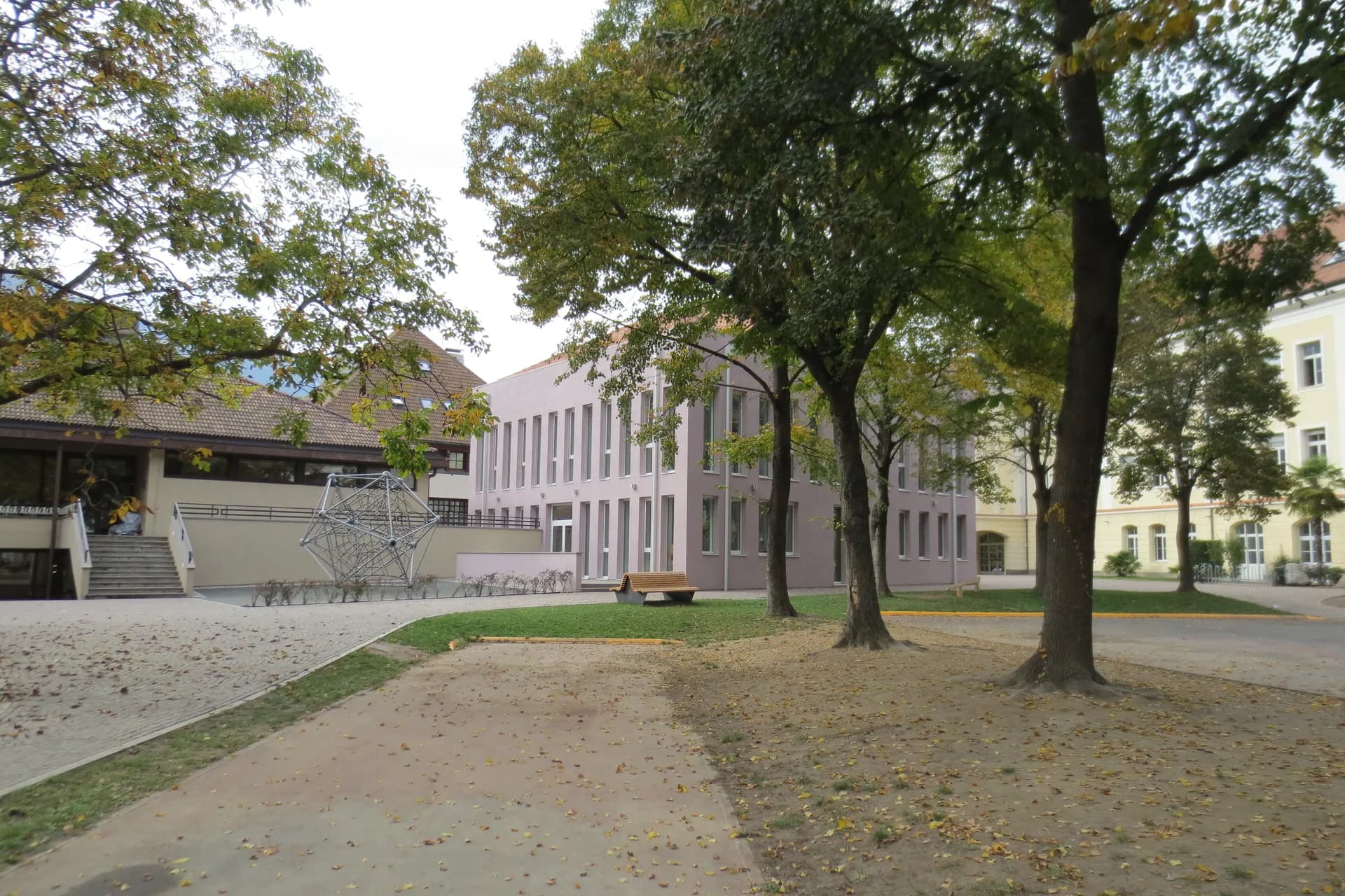 Bibliothek, Terlan — 4