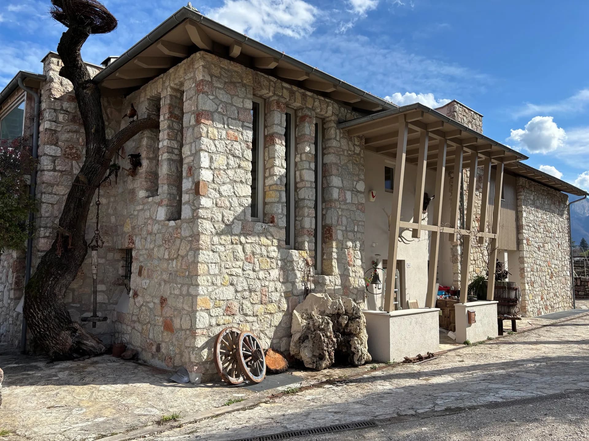 Geschlossener Hof, Tramin — 2