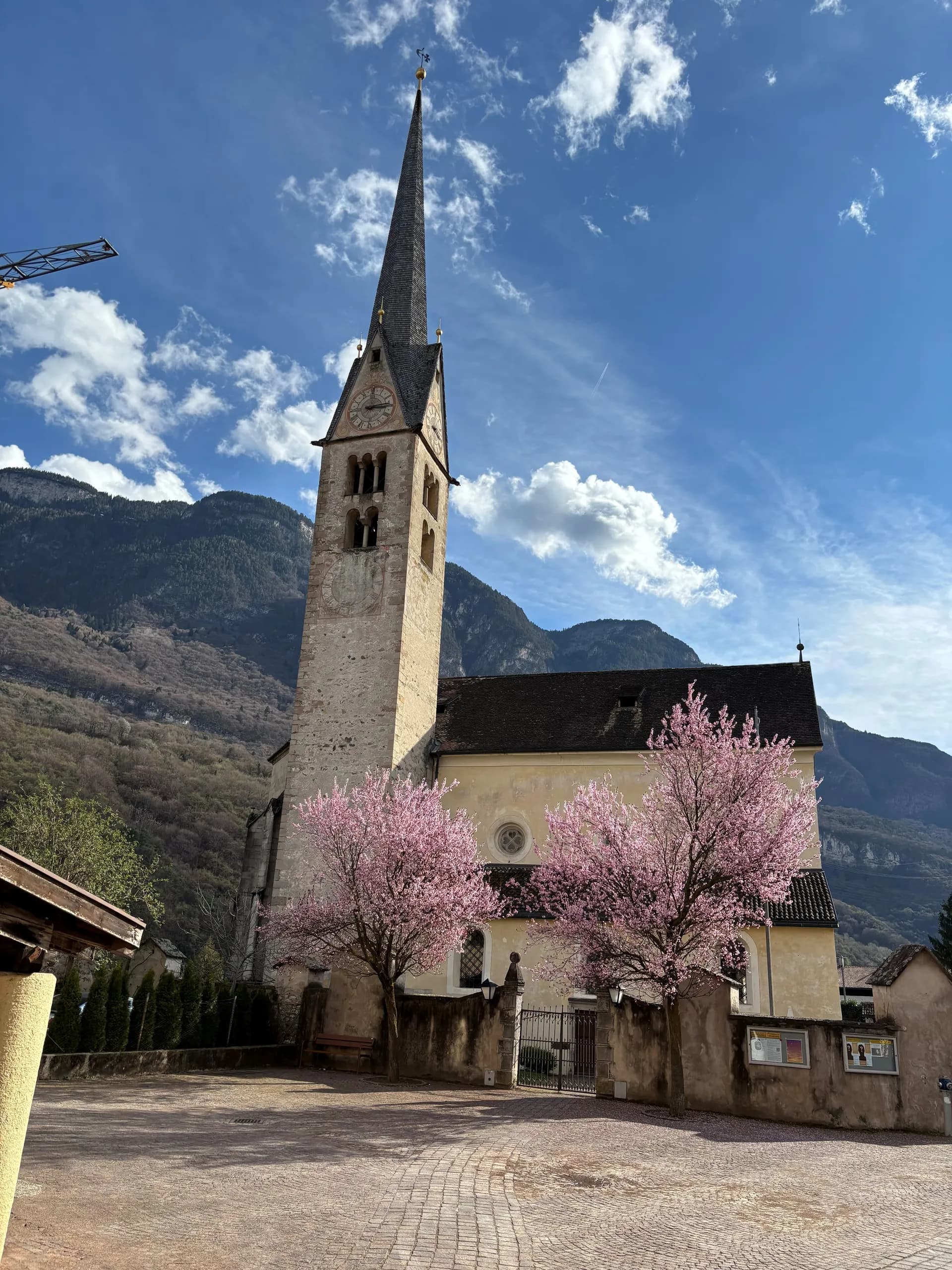 Sanierung Pfarrkirche samt Gestaltung des Altarraums, Neumarkt